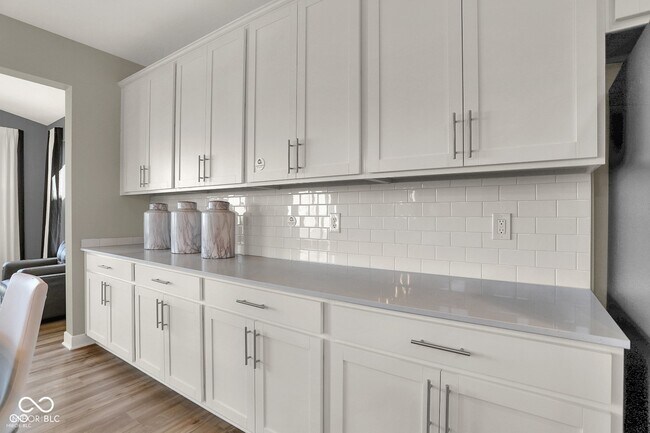 Building Photo - 5267 Summerton St