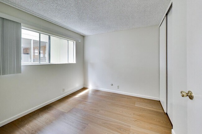 Building Photo - Beautiful 4-Bedroom, 2-Bathroom Daly City Home for Rent