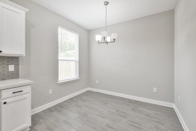 Building Photo - 7524 E Maxroy St