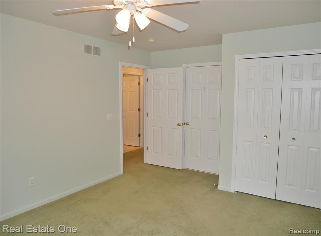 Building Photo - 5499 Seabreeze Ln