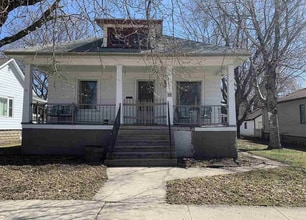 Building Photo - VIDEOTOUR: