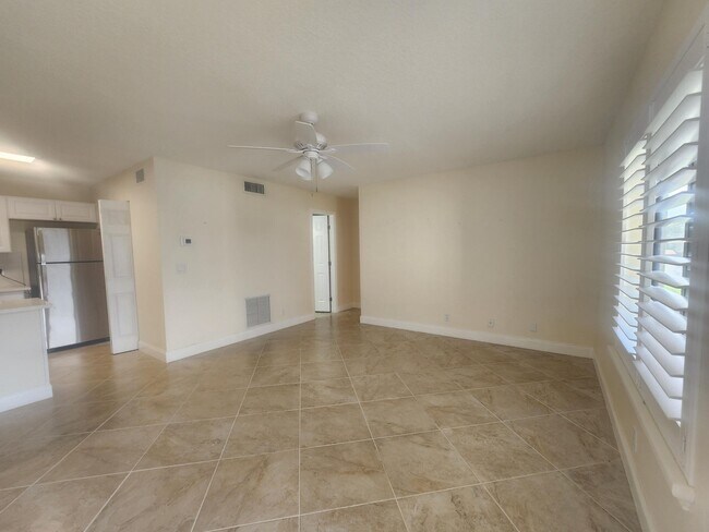 Building Photo - 209 Pine HOV Cir