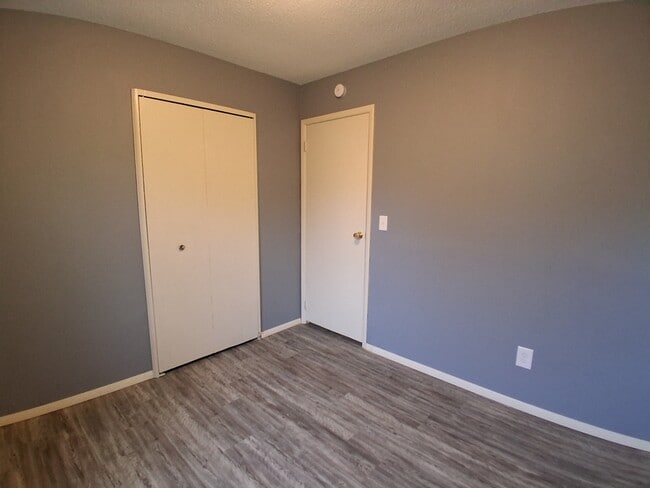 Building Photo - 924 Sunset Rdg