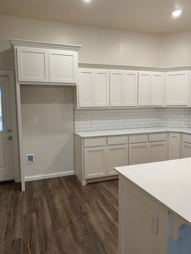 Building Photo - 3 bedroom, 3 bathroom, 2 car garage with a study in Gated Neighborhood