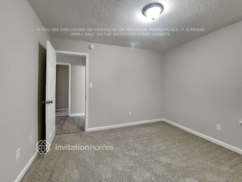 Building Photo - 2505 Desiree Way NW