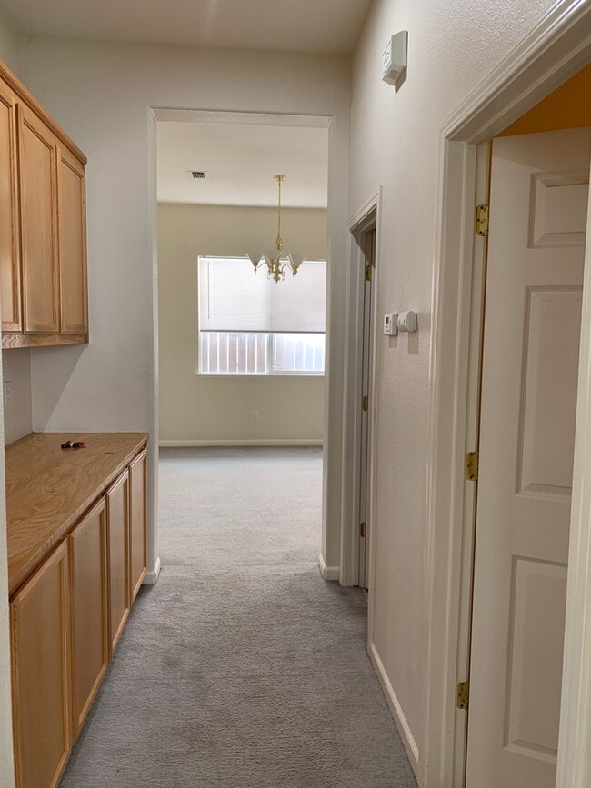 Building Photo - Spacious 3-bedroom 2 bathroom Home-Travis ...