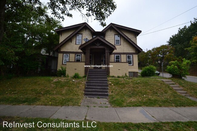 Building Photo - 3 br, 1 bath House - 4300 W Eighth St