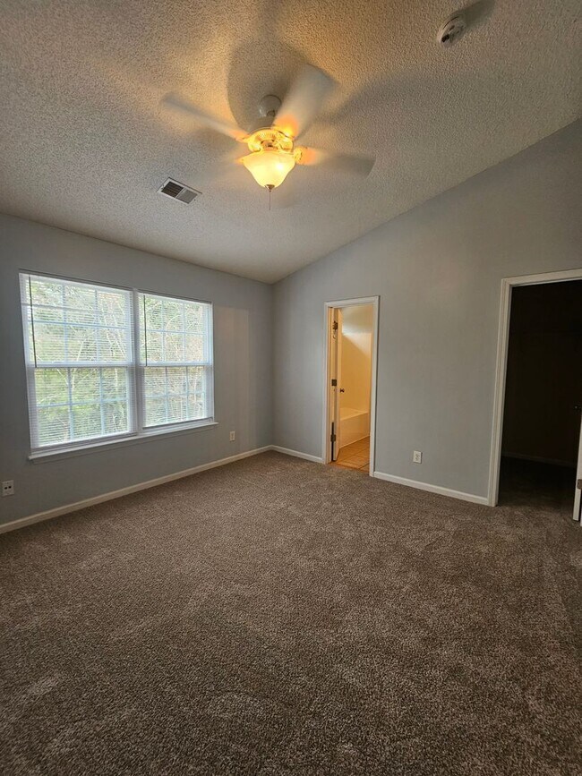Building Photo - 104 Tuscany Ct