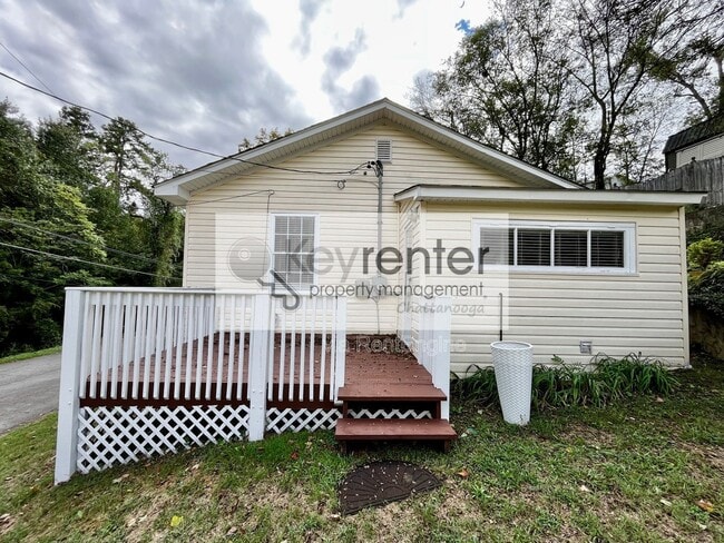 Building Photo - 904 Boylston St