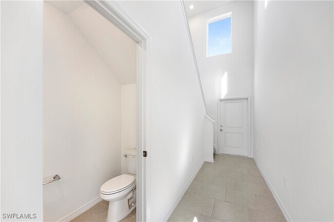 Building Photo - 19558 Fairhill Ct