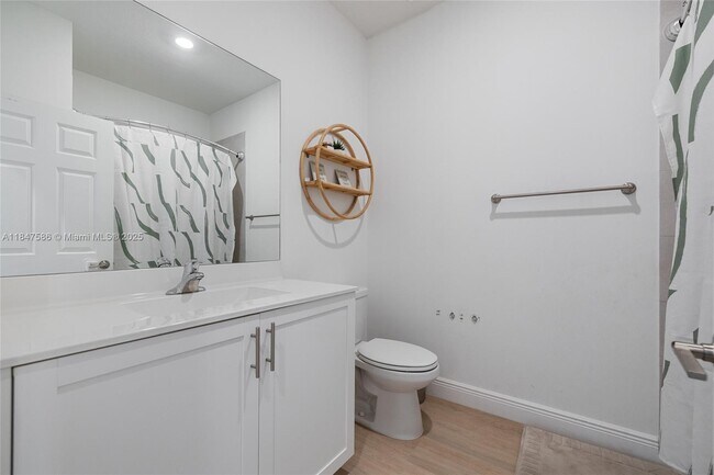 Building Photo - 147 SW 185th Way