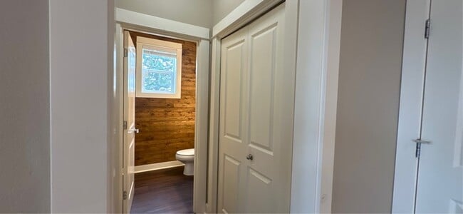 Building Photo - 913 Pintail St