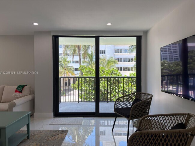 Building Photo - 1800 Collins Ave