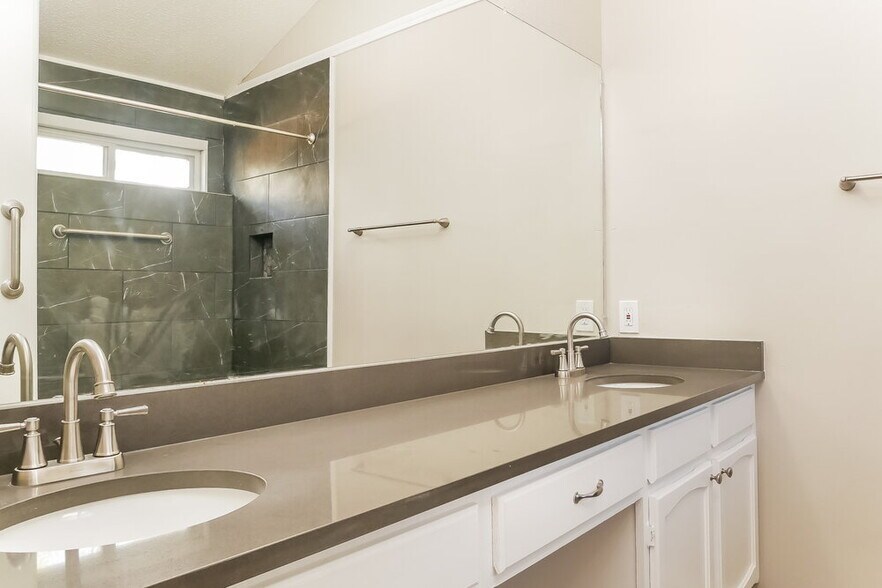 Building Photo - 117 Brockway Dr