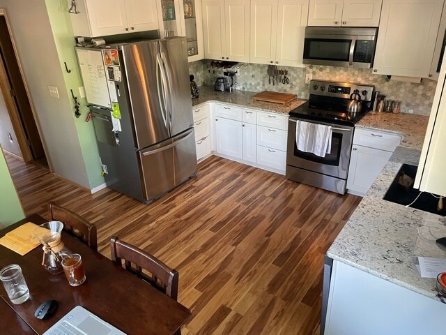 Kitchen - 3037 Forest Way
