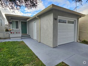 Building Photo - Charming Home In NE Richmond!