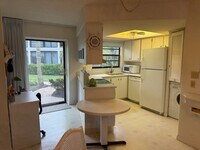 Building Photo - 900 Huron Ct