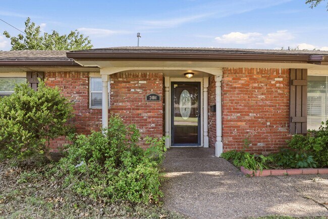 Building Photo - 2404 SW 79th St