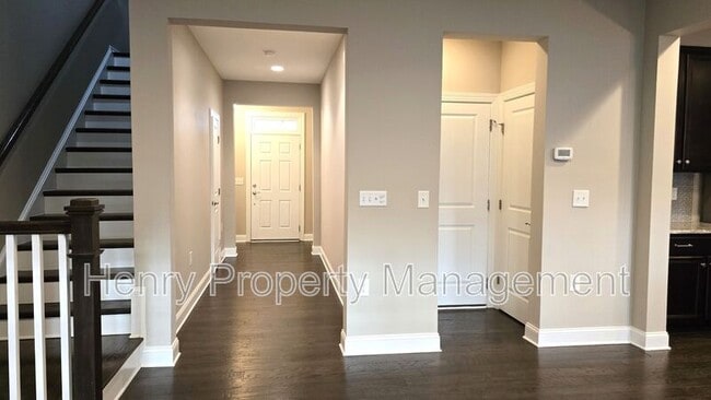 Building Photo - 112 Concordia Woods Dr