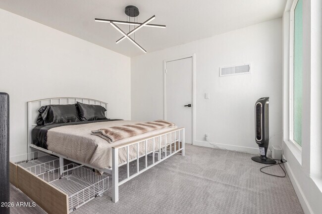 Building Photo - 2529 N Miller Rd