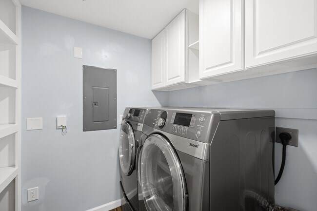 Building Photo - 225 Murcia Dr