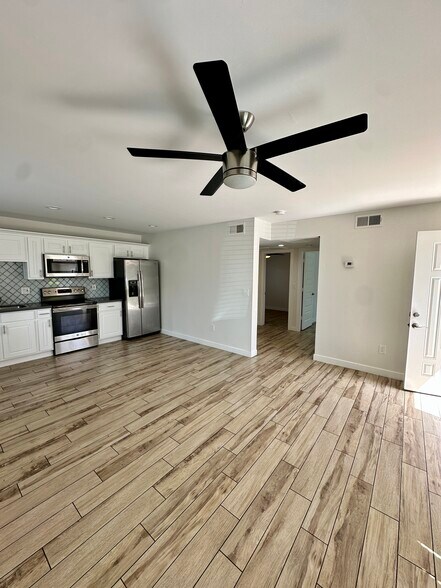 Building Photo - 2308 N 28th PL