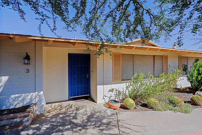 Building Photo - 6203 N 12th Pl