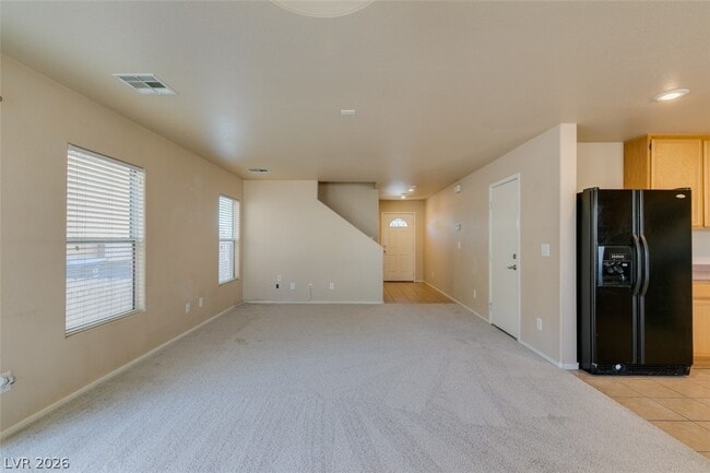 Building Photo - 186 Gilliflower Ave