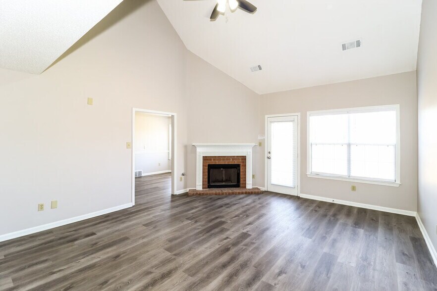 Building Photo - 8262 Red Creek Dr