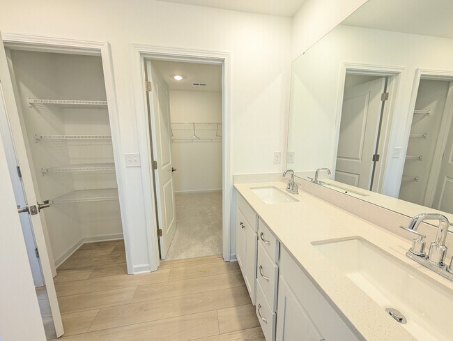 Building Photo - 1809 Pheasant Trce Cir
