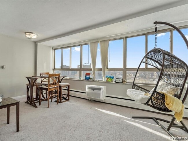 Building Photo - 8900 E Jefferson Ave