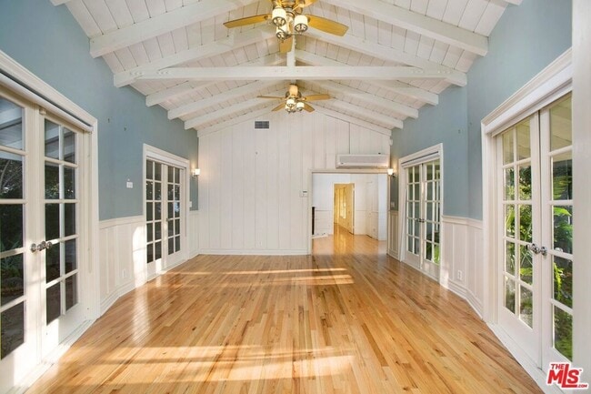 Building Photo - 3231 Coldwater Canyon Ln