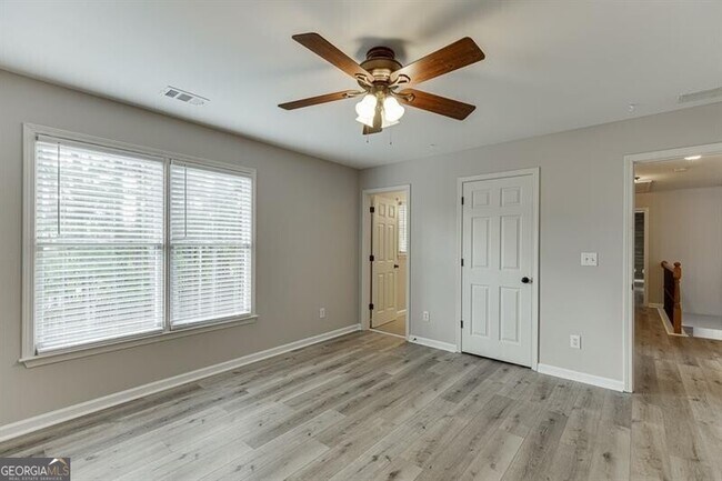 Building Photo - 1795 Lake Heights Cir