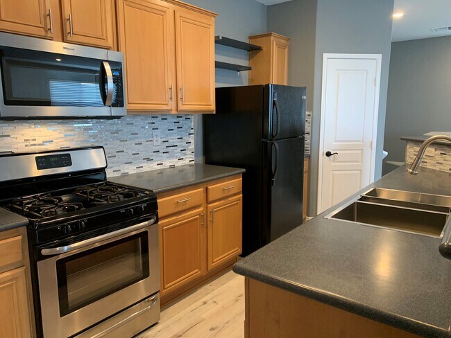 Building Photo - 6255 W Arby Ave