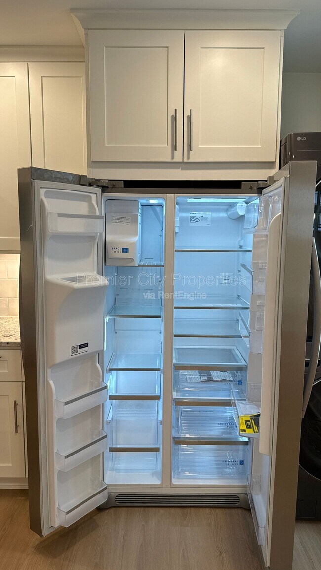 Building Photo - 240 Mcgregor Ave