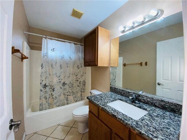 Building Photo - 2104 Westwood Dr