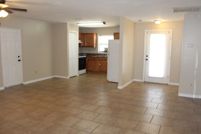 Building Photo - 610 Cassin Ave