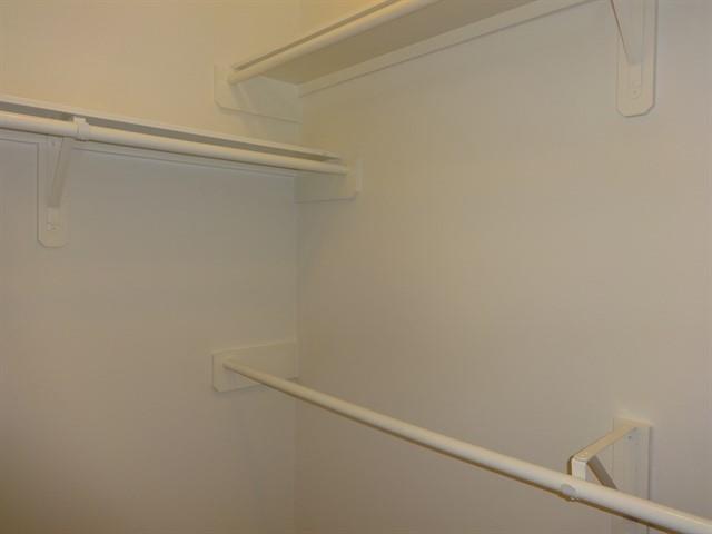 Building Photo - 2225 Highland Hills Dr