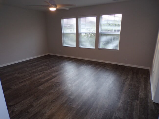 Building Photo - 1595 Millbrook Dr