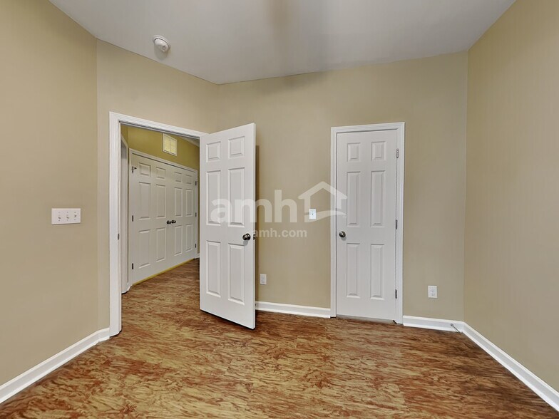 Building Photo - 1624 Fern Hollow Trl