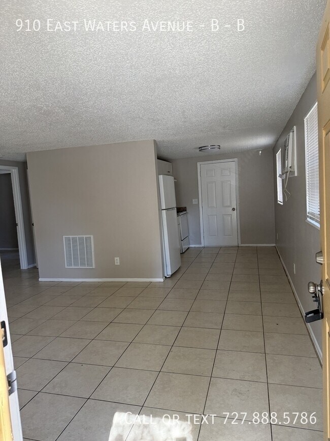 Building Photo - 910 E Waters Ave