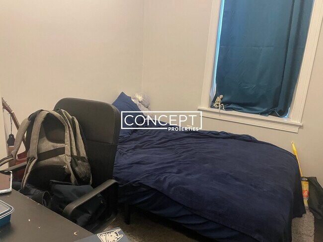 Building Photo - 996 Tremont St