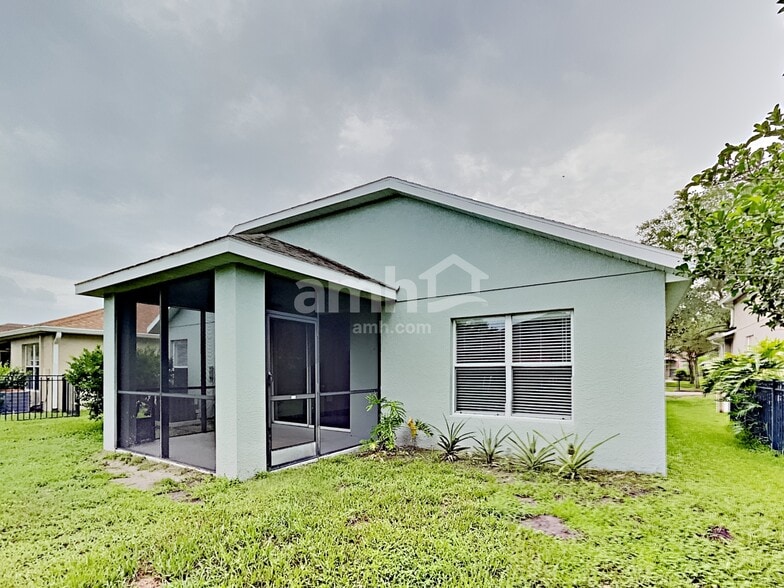 Building Photo - 6424 Bridgecrest Dr