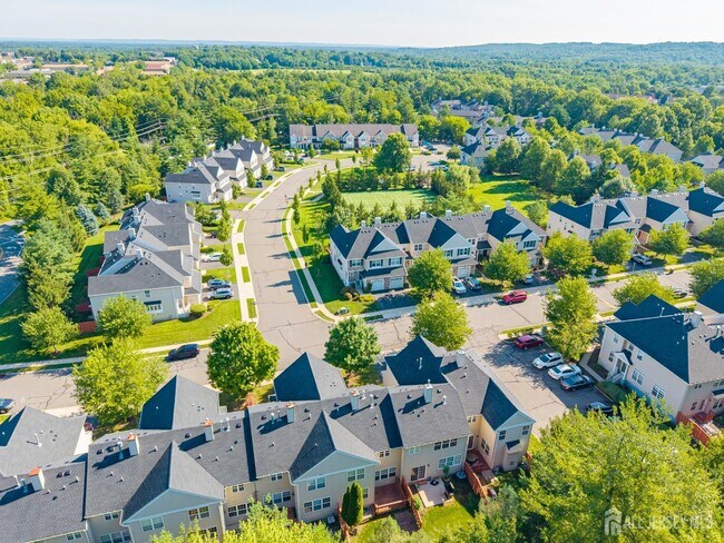 Building Photo - 12 Scarlet Oak Dr