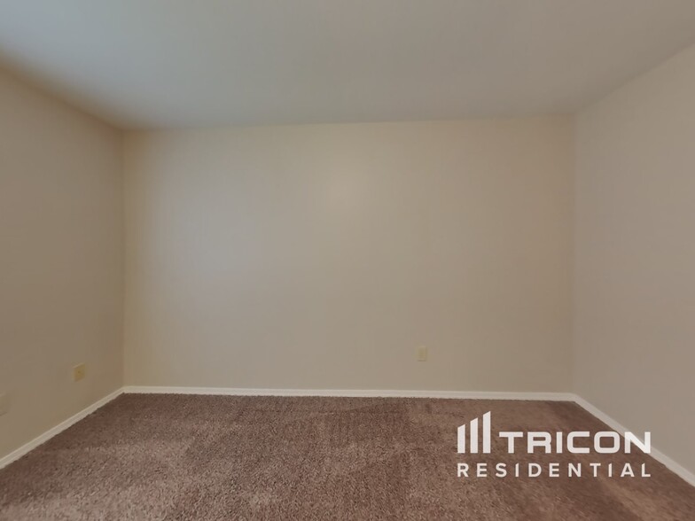 Building Photo - 2773 Fox Pointe Dr