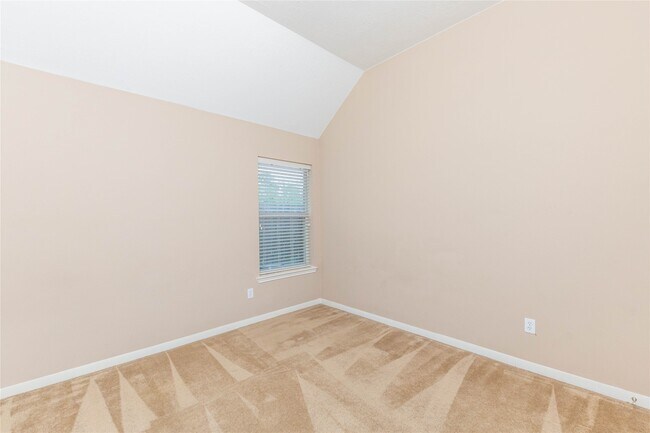 Building Photo - 2201 Signal Hill Dr