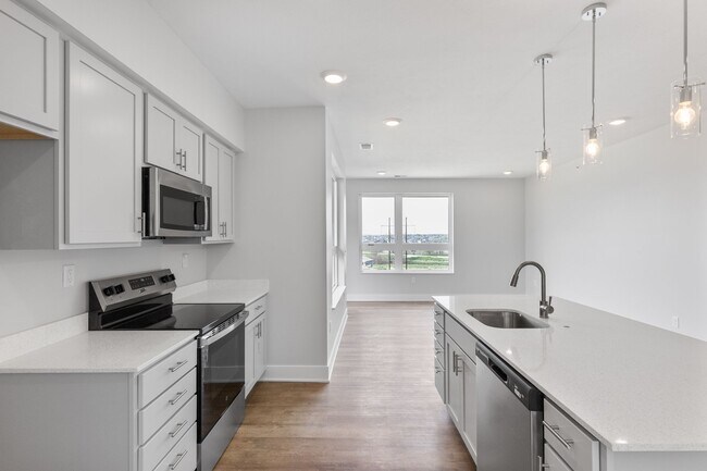 Building Photo - Vervain 1 Bedroom + Den A