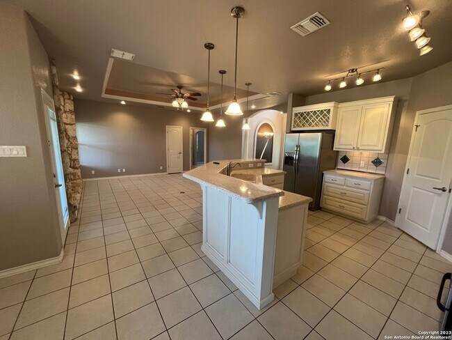 Building Photo - 1835 White Tail Ln