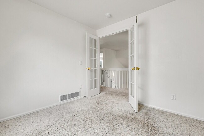 Building Photo - $2,650.00 - 4 Bedrooms, 2.5 Bathrooms, Sin...