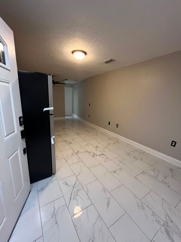 Building Photo - 24301 E Colonial Dr